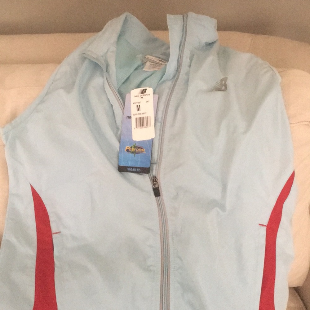New balance running vest. NWT. 75‎ retail